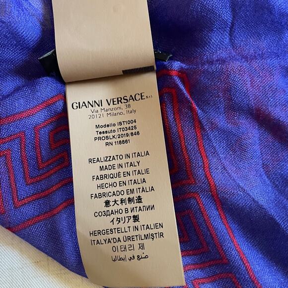 VERSACE Medusa Head Scarf Royal Blue and Ruby Red Print NWT - Picture 6 of 6